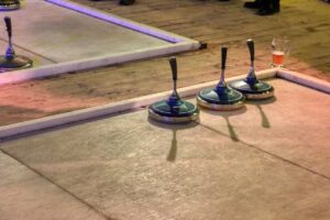 Curling als ausgefallenes Hobby für Senioren